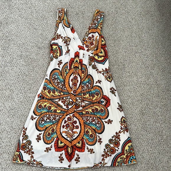 🌟BackLess Goddess Batik Print Dress, Small🌟 - Picture 2 of 13